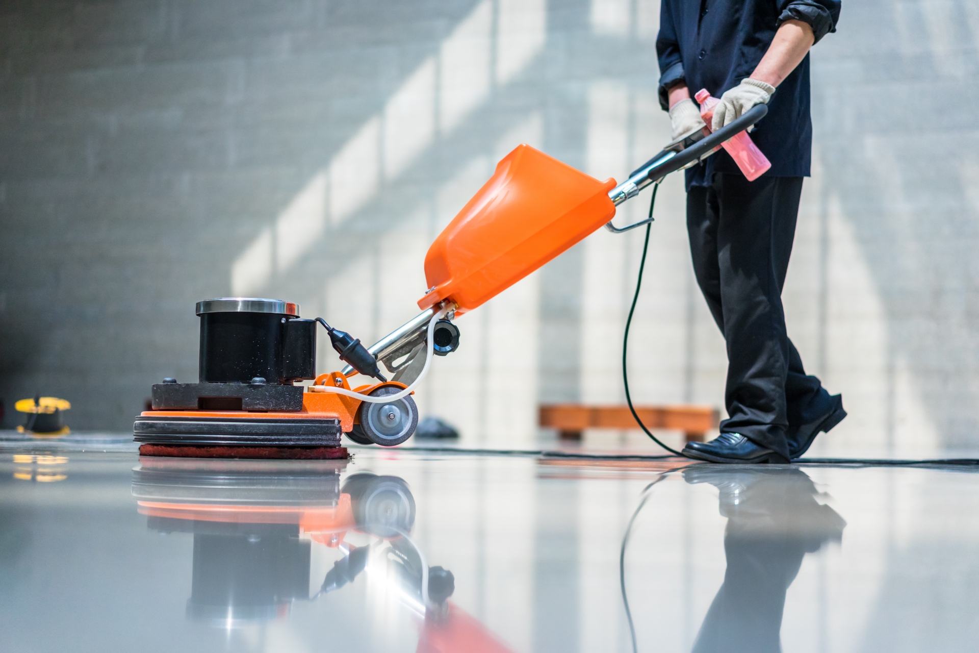 Professionele schoonmaakmachines voor verhuur bij EVLO